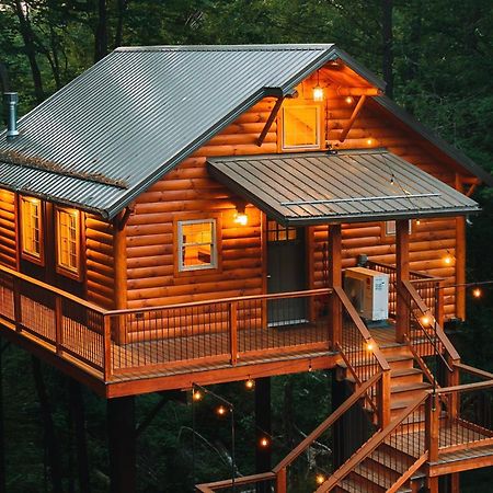 Cricket Hill Treehouse B By Amish Country Lodging Millersburg Exterior photo