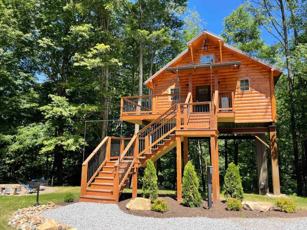 Cricket Hill Treehouse B By Amish Country Lodging Millersburg Exterior photo